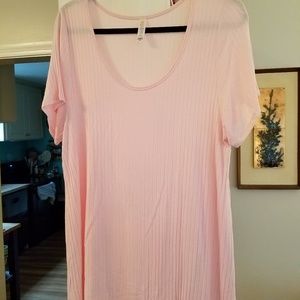 Lularoe 2X Classic Tee in Ribbed Soft Pink